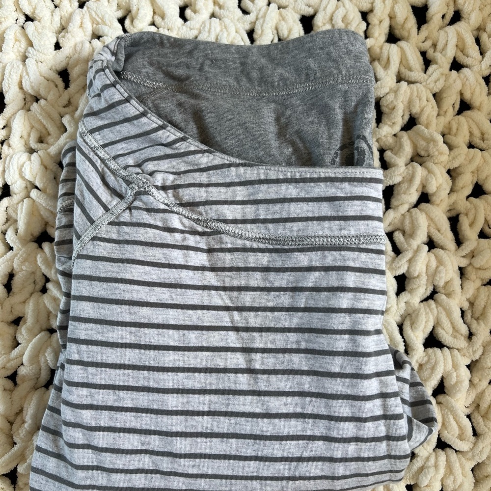 Lululemon small long sleeved reversible shirt